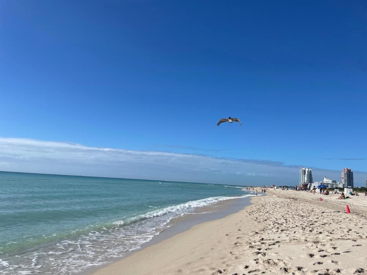 Beachfront Apt In Carlyle Hotel On Ocean Drive Miami Beach Exterior photo
